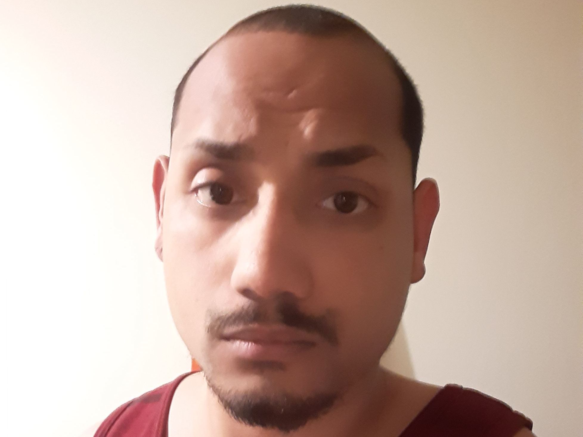 Image de profil du modèle de webcam V1N0