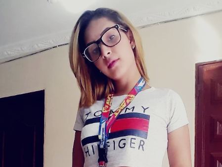 shaira_hotxx profilbild på webbkameramodell 