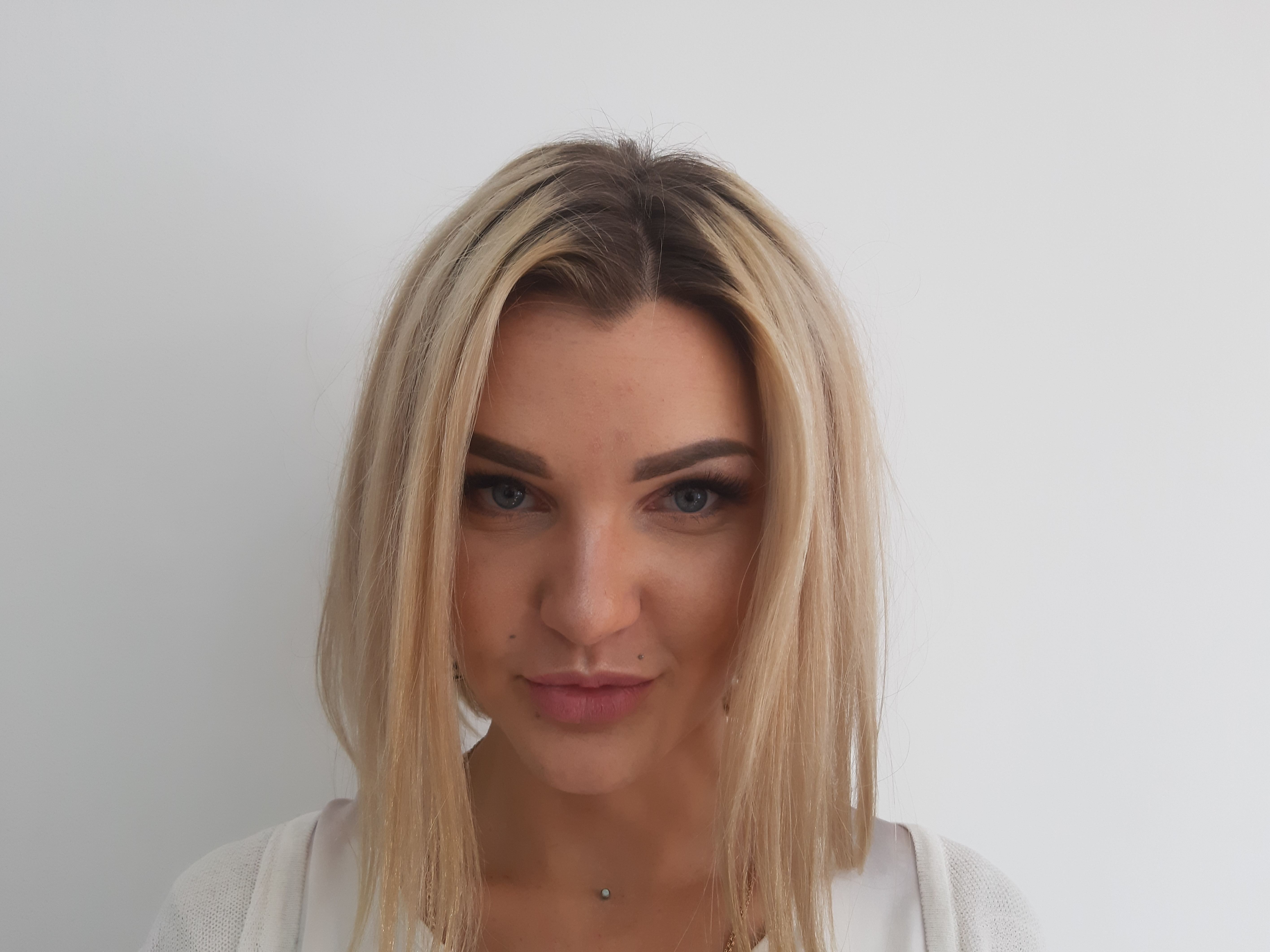 LoyaEssa immagine del profilo del modello di cam