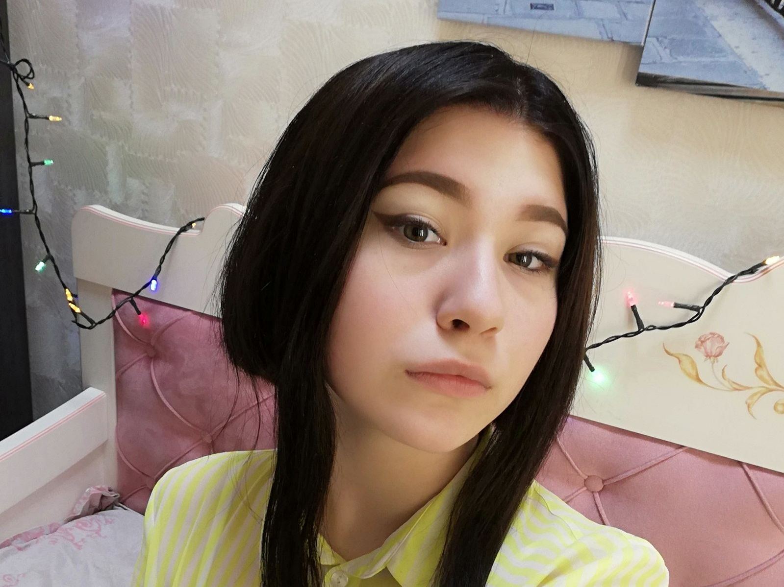 SELENA_BIRD Profilbild des Cam-Modells 