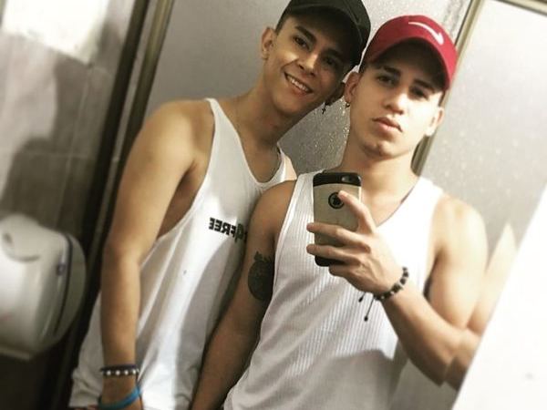 DuoBixGays cam model profile picture 