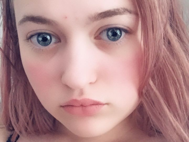 SweetKiora profilbild på webbkameramodell 