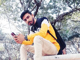 Image de profil du modèle de webcam Bhavesh