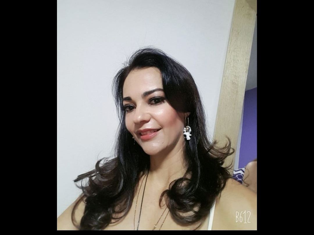 Image de profil du modèle de webcam juliana_stitler188