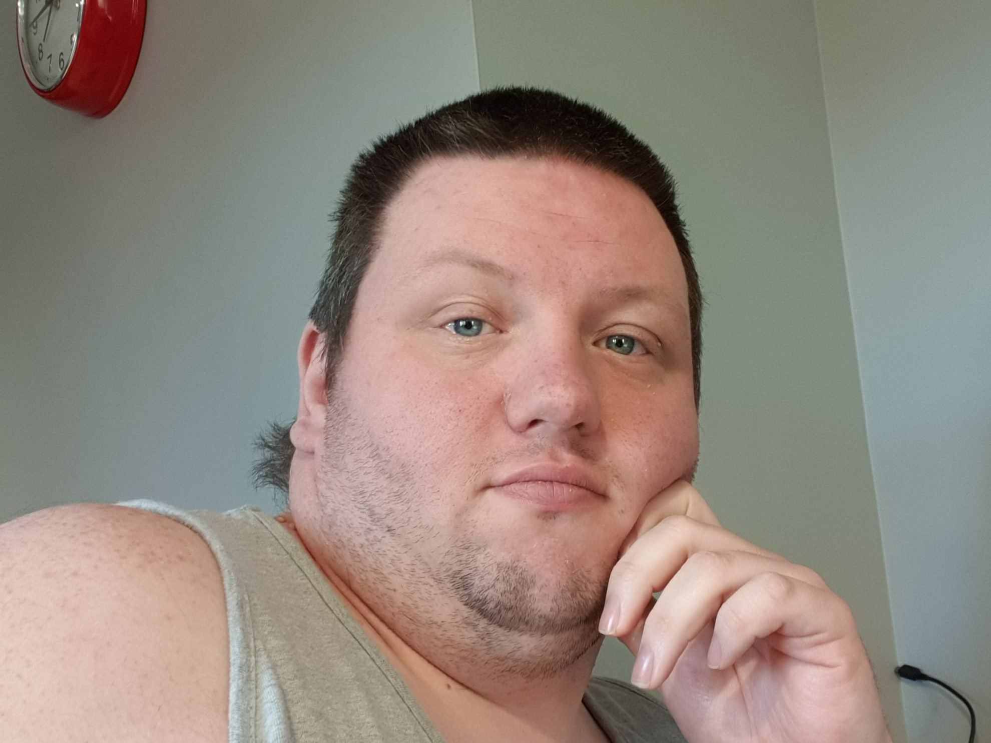 Nicenthick83 profilbild på webbkameramodell 