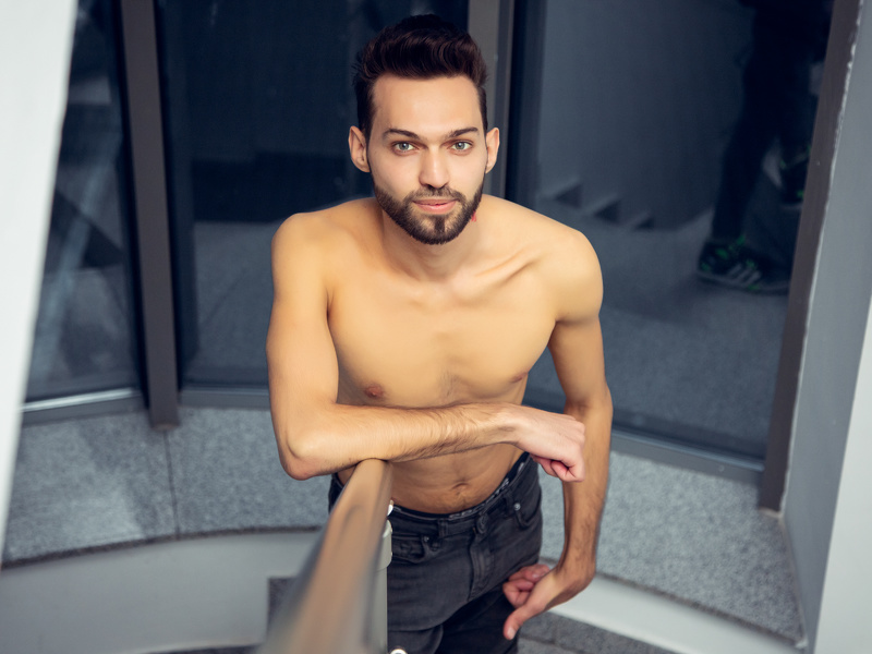 Interprète ChadArcher Photo 4