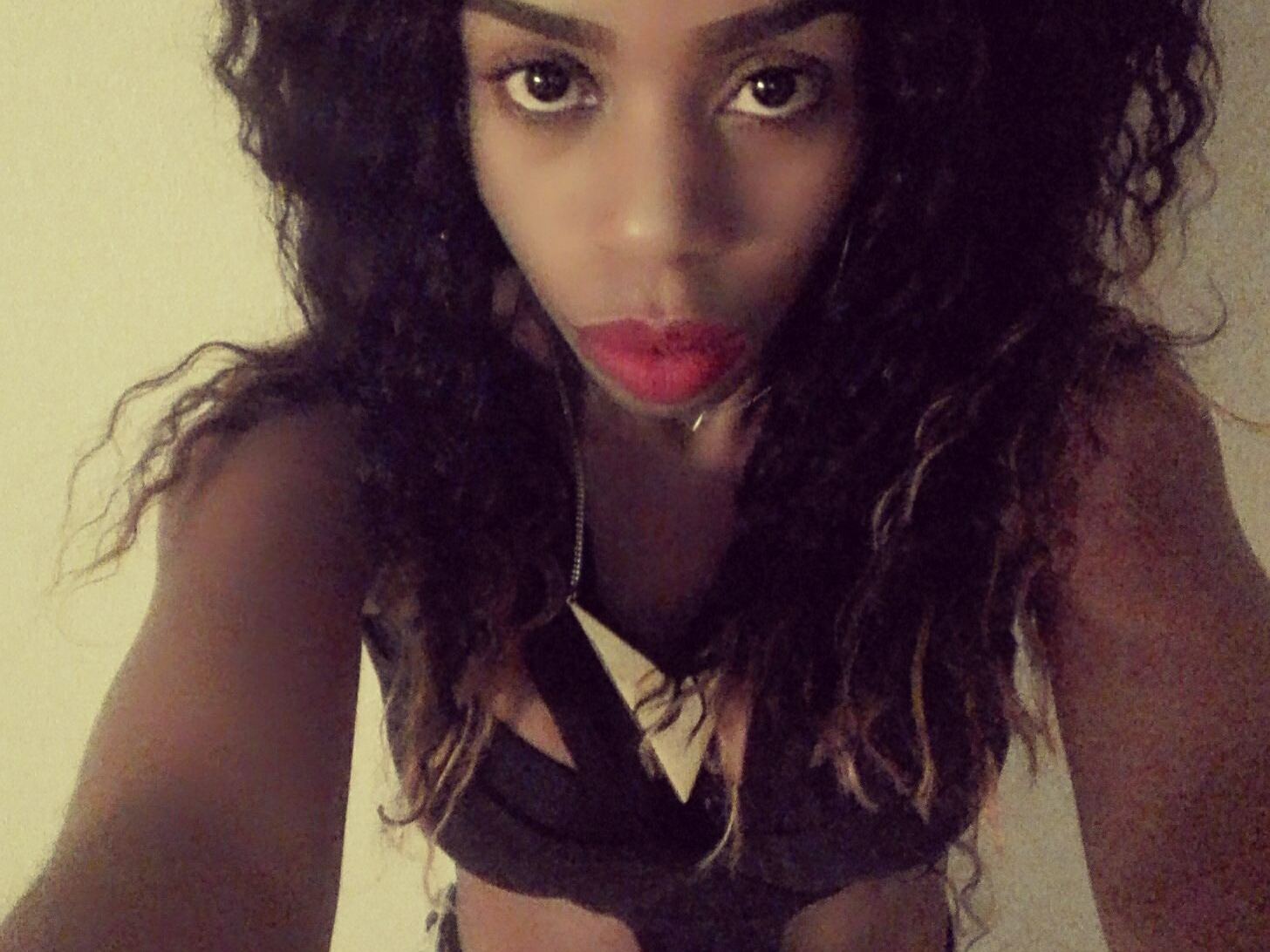Trinnah profielfoto van cam model 