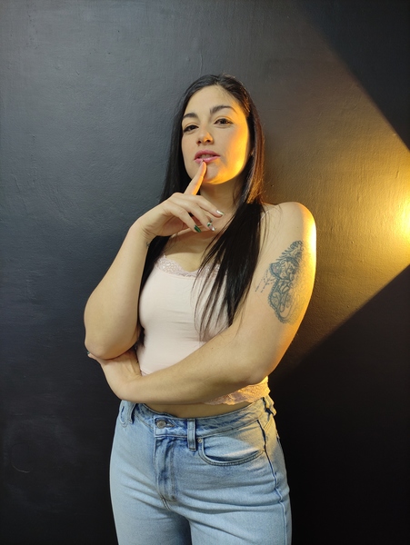 Performer Xelenne Photo 2