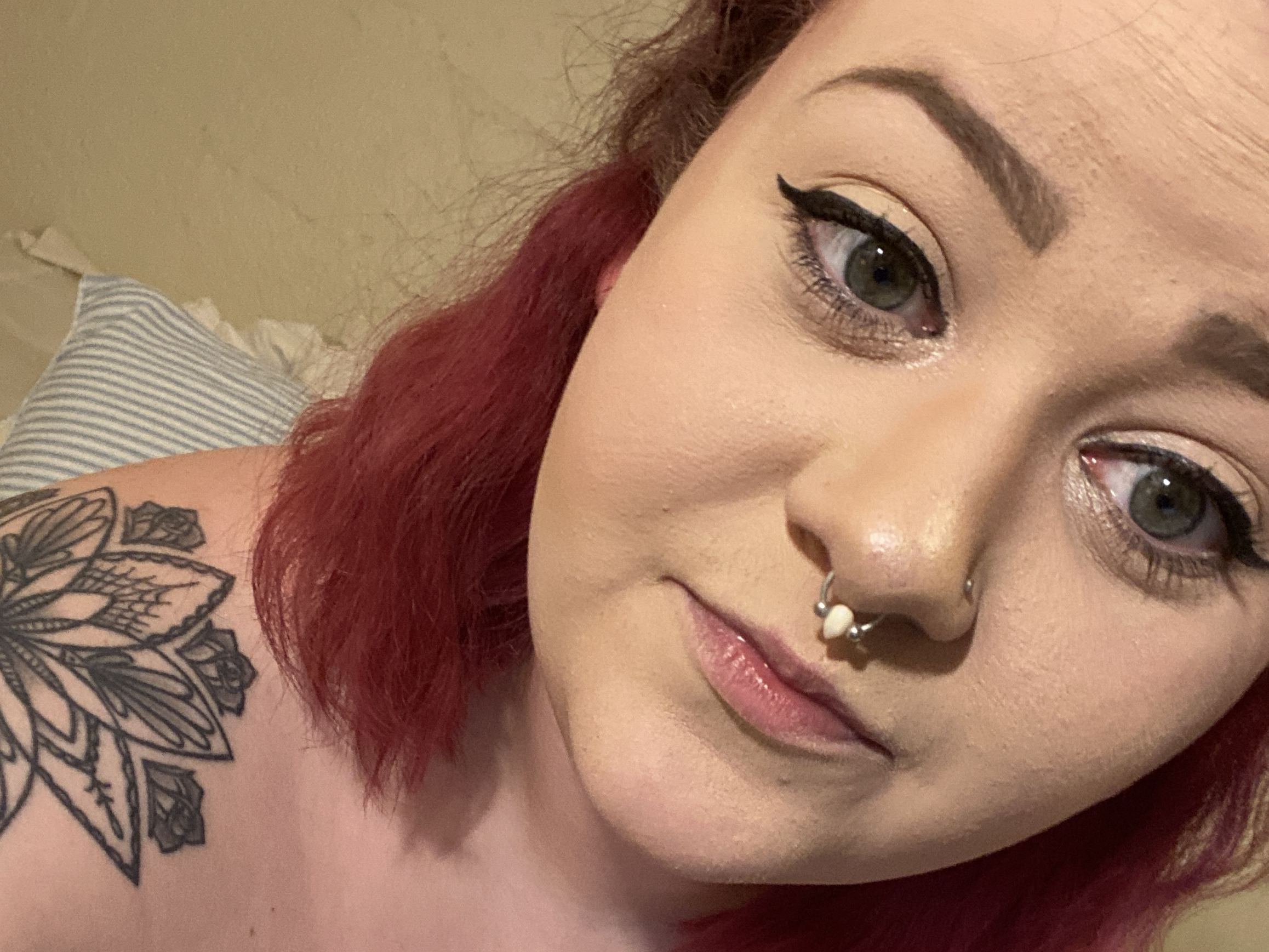 Kirty immagine del profilo del modello di cam