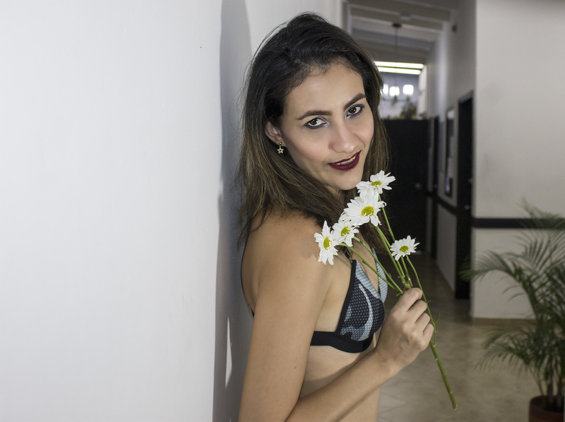 Performer Klooy Photo 1