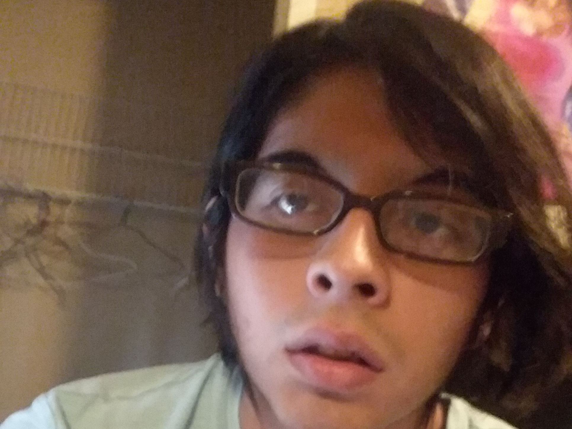 Imagen de perfil de modelo de cámara web de SadShyGuy