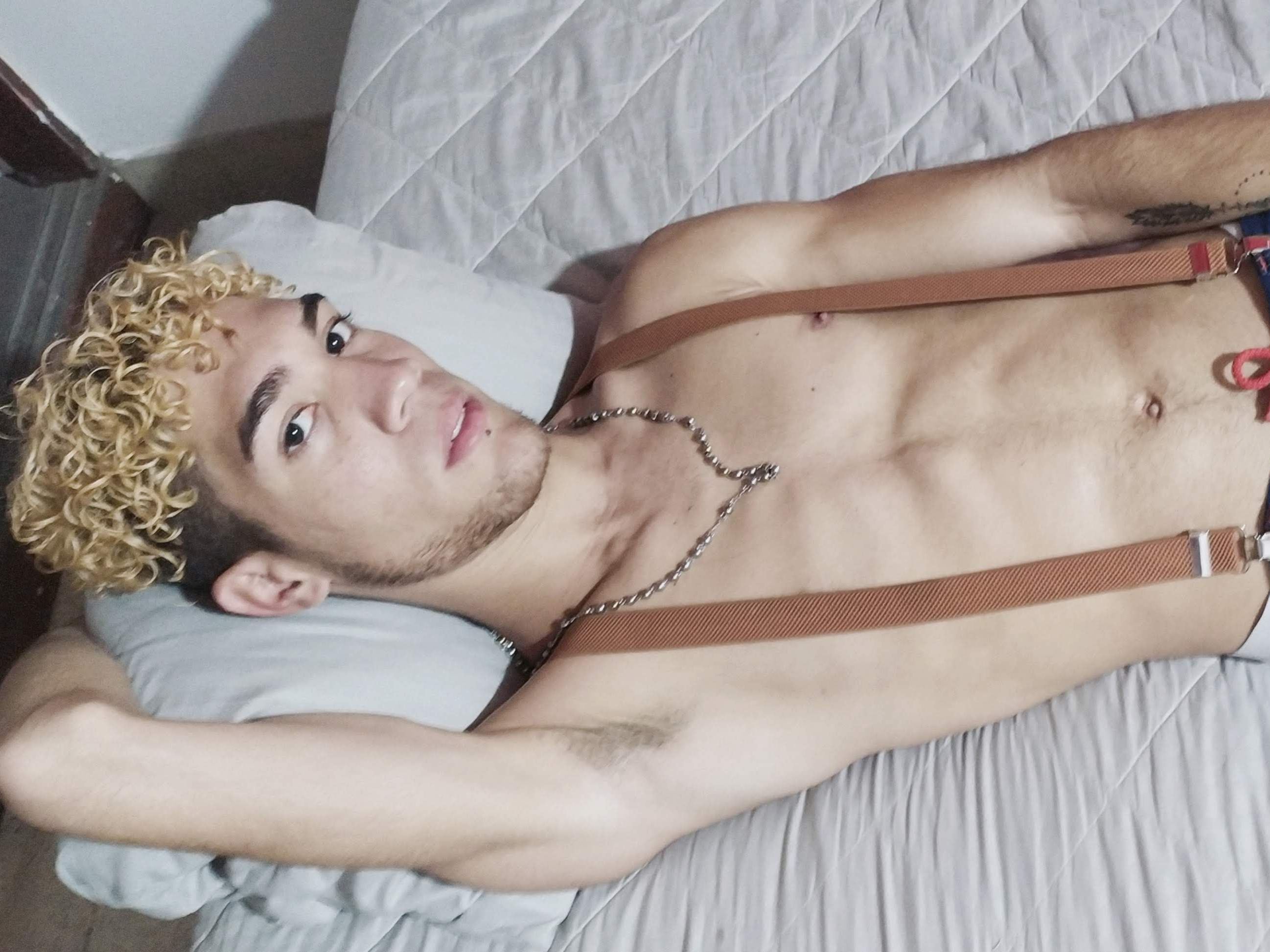 Andrew_Ferd cam model profile picture 