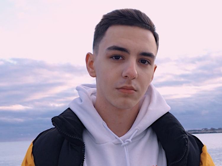 Image de profil du modèle de webcam YoshiFlame