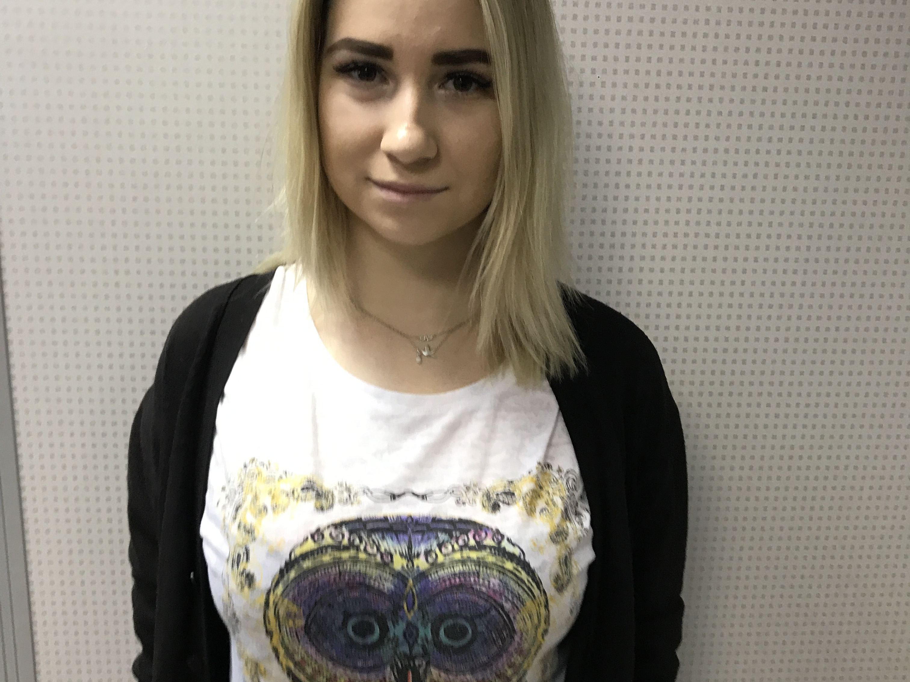 KaralinaLarss profielfoto van cam model 
