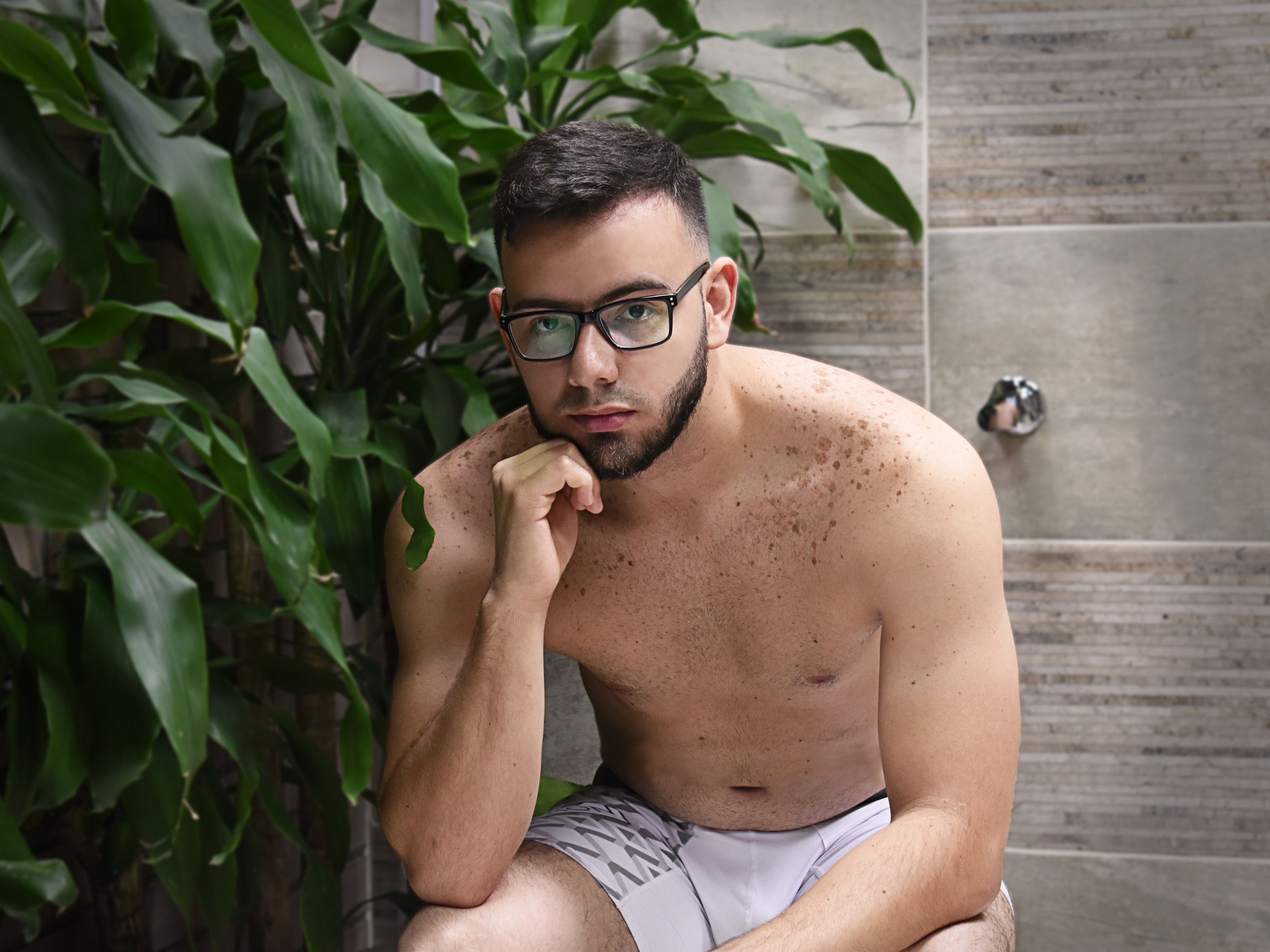Image de profil du modèle de webcam DerekJhonson