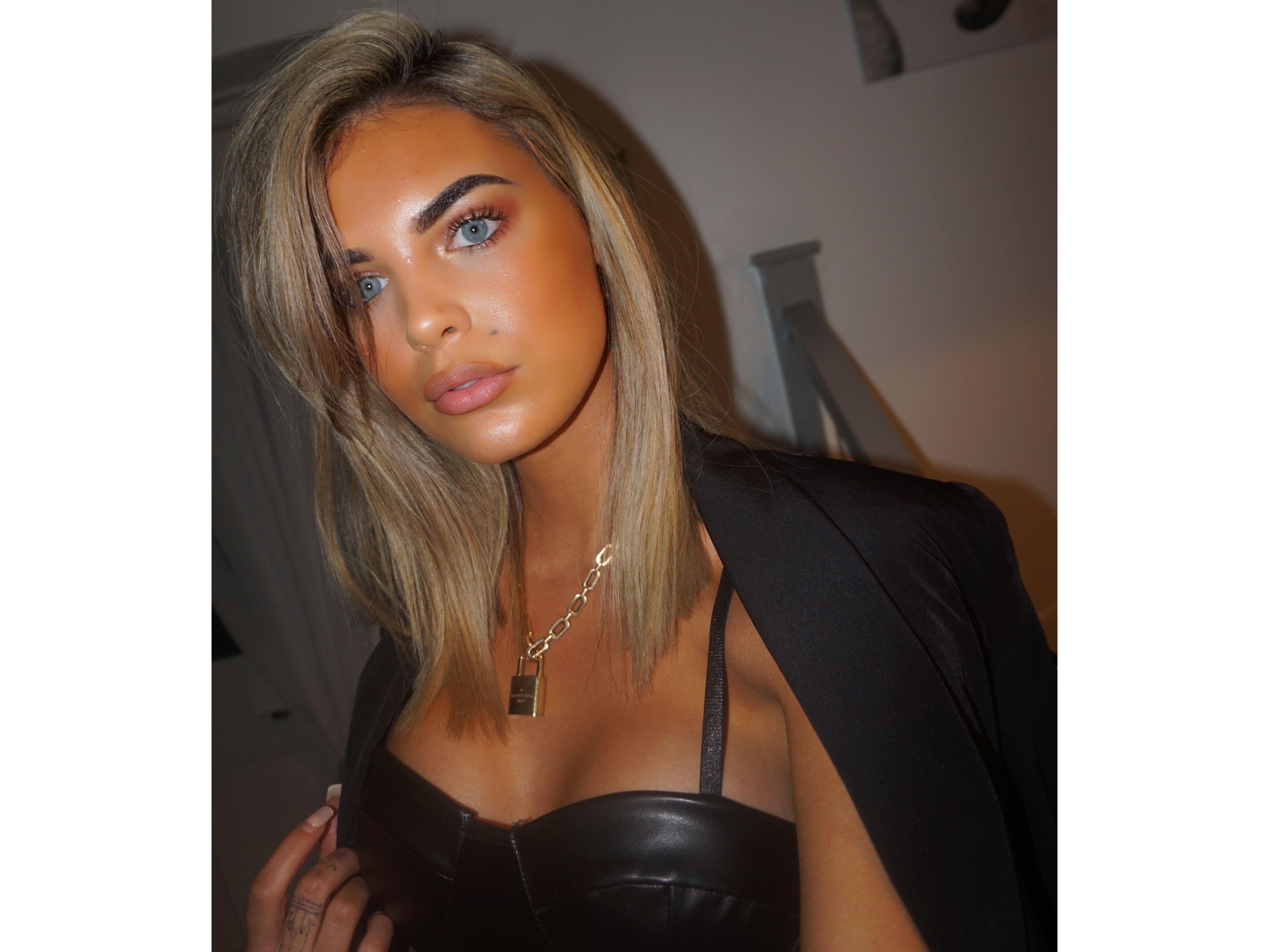 Nina_maexx profilbild på webbkameramodell 