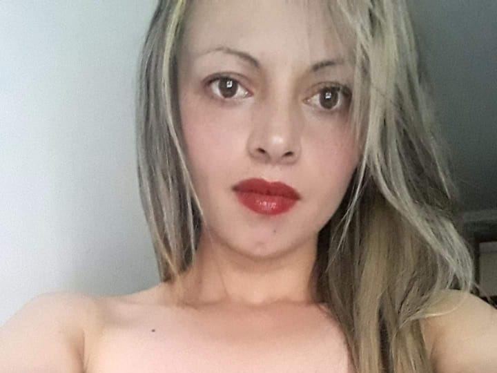 Imagen de perfil de modelo de cámara web de Buttblebee