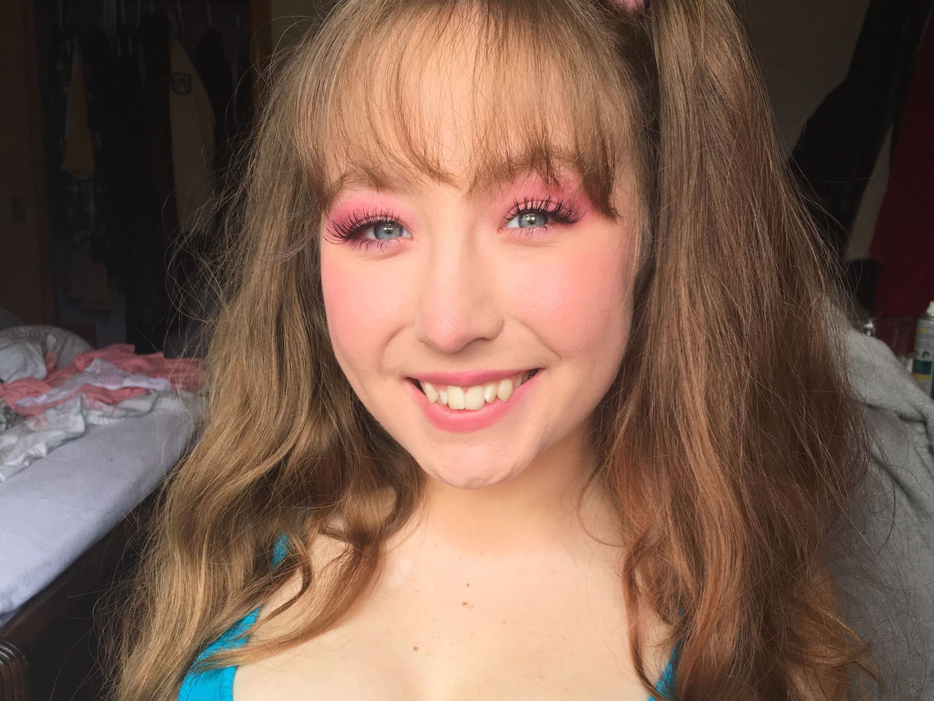 LittleLiana profilbild på webbkameramodell 
