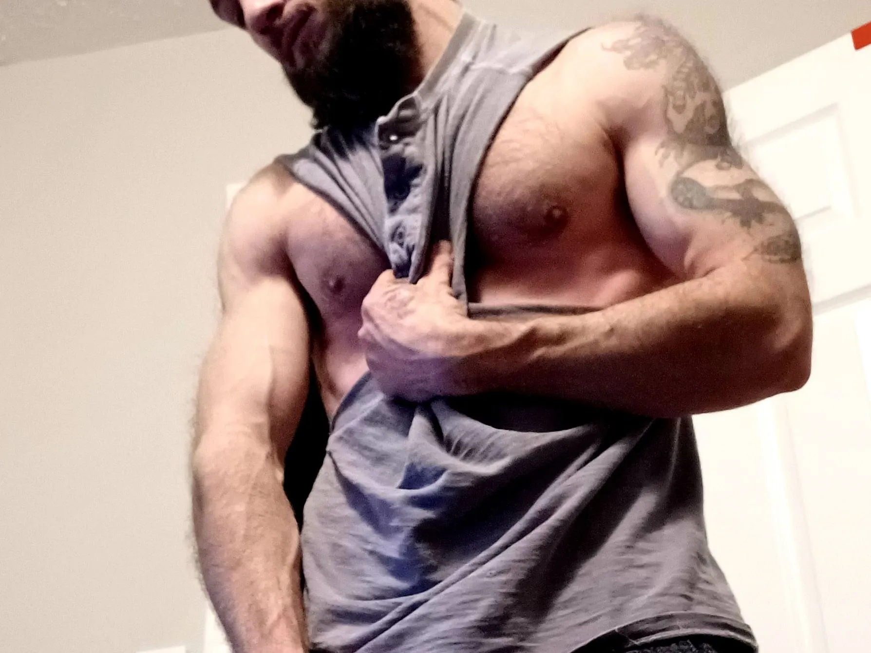 Imagen de perfil de modelo de cámara web de PeterPipedHer