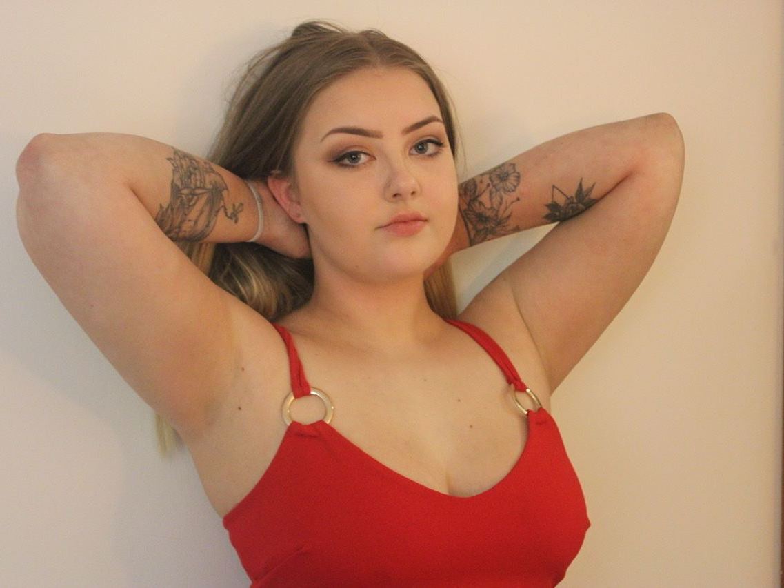 Blondebimbo19 immagine del profilo del modello di cam