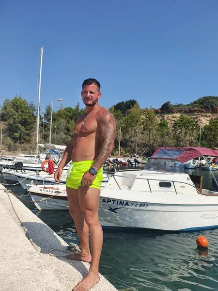 Interprete TravisHoldenn Foto 4