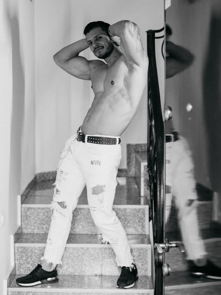 Intérprete TravisHoldenn Foto 6