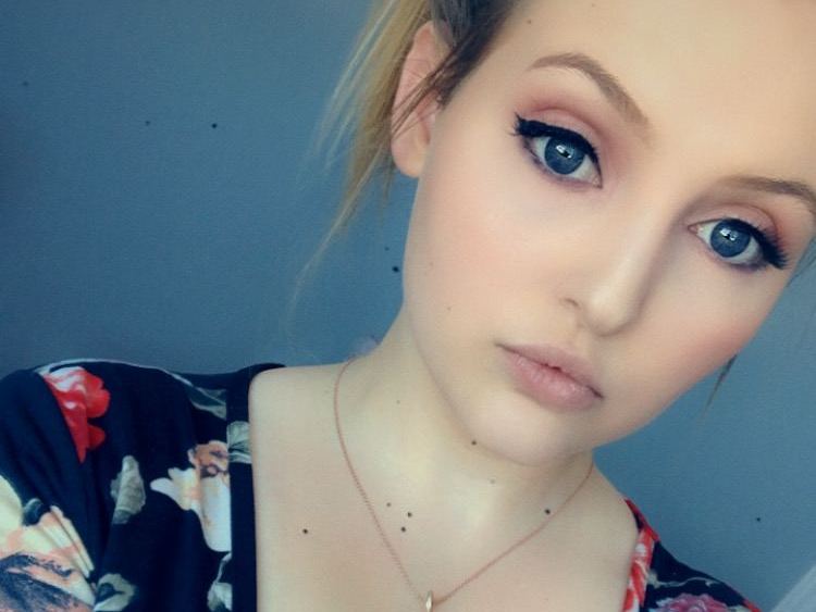 KinkyStudent98 profilbild på webbkameramodell 