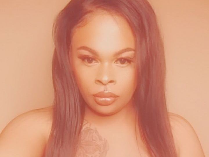 smmaya profielfoto van cam model 