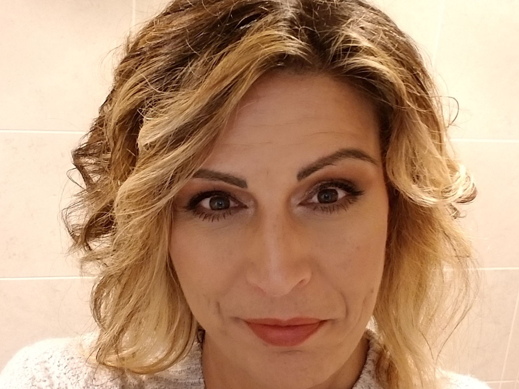 1hornygal immagine del profilo del modello di cam