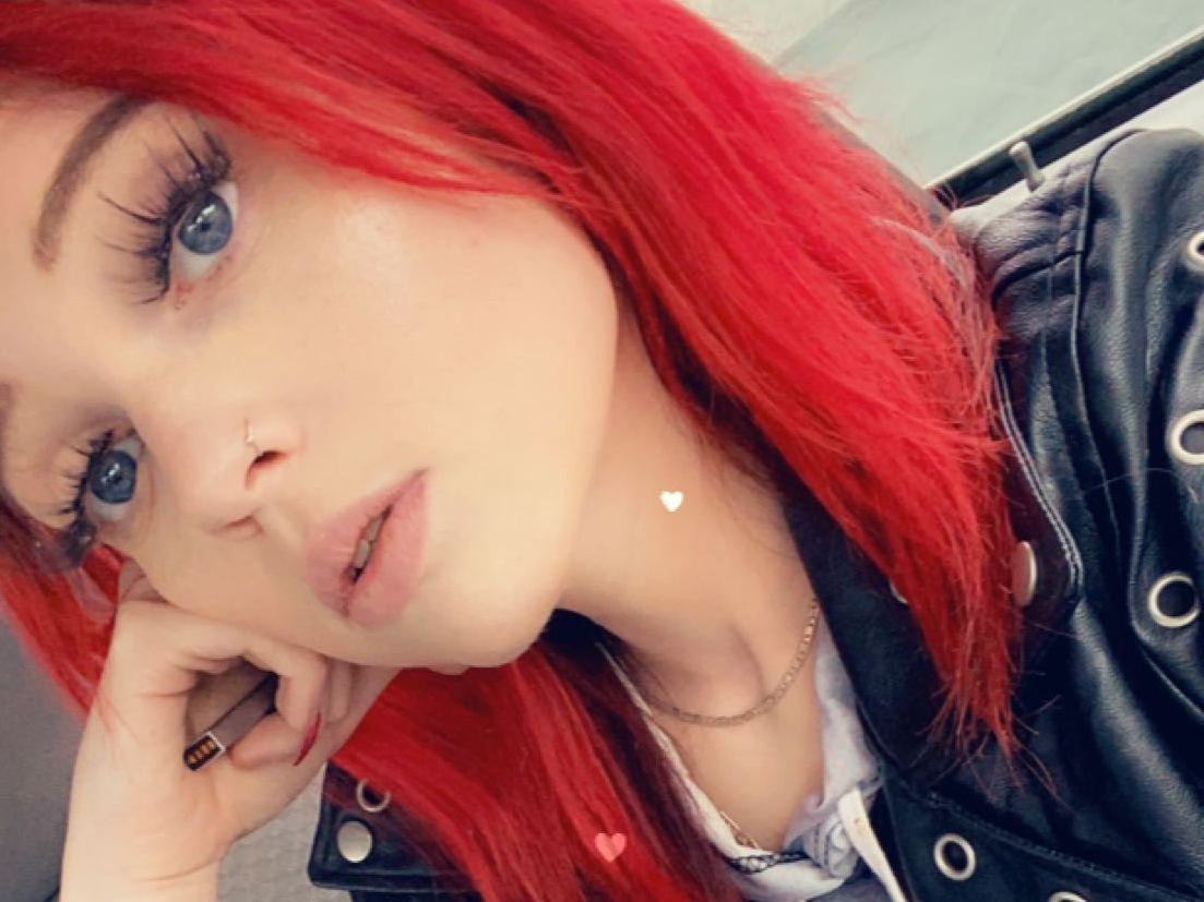 Imagen de perfil de modelo de cámara web de FarahSnowBunny