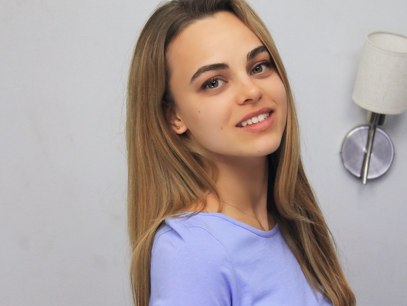 Performer TessaY Photo 7