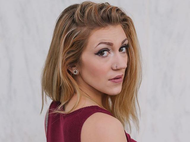 Imagen de perfil de modelo de cámara web de Naughtymolly610