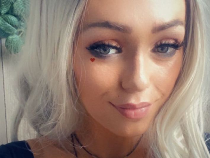 CarmenChanelle profilbild på webbkameramodell 