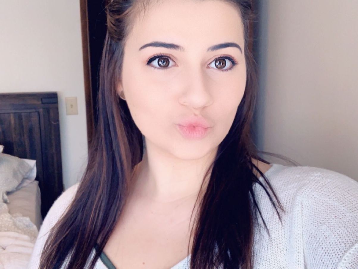 NikkiV1998 Profilbild des Cam-Modells 