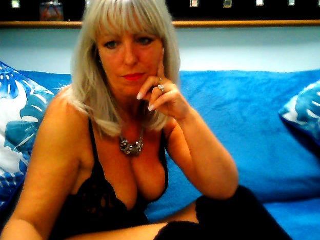 ConfessWife immagine del profilo del modello di cam