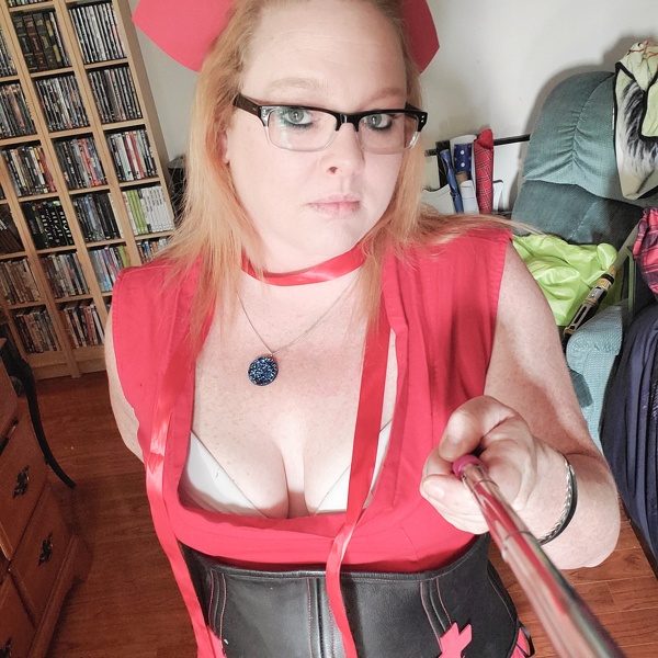 Performer IrvineDelicious Photo 4