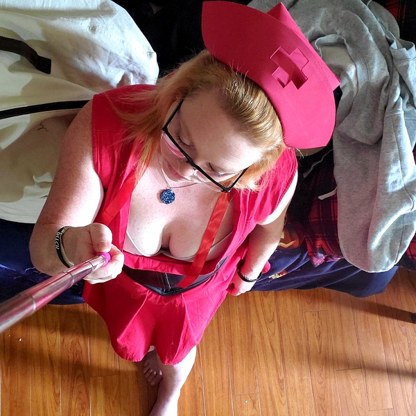 Performer IrvineDelicious Photo 2