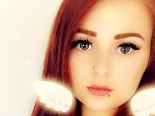 Profilbilde av FlowerGirl21 webkamera modell
