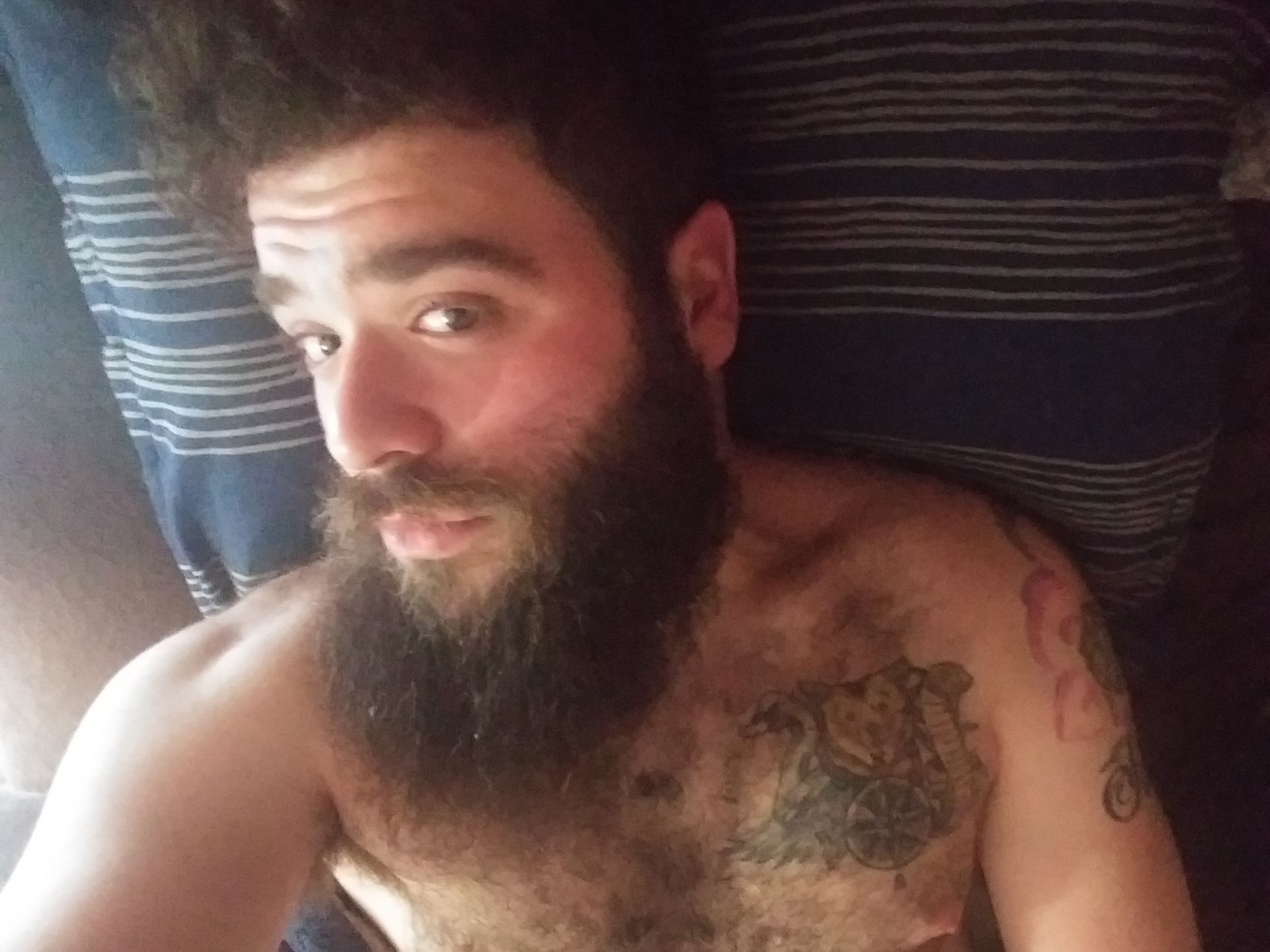 Image de profil du modèle de webcam TeddyGiovaniSings