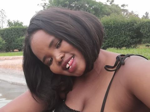 Image de profil du modèle de webcam AfricanPeal