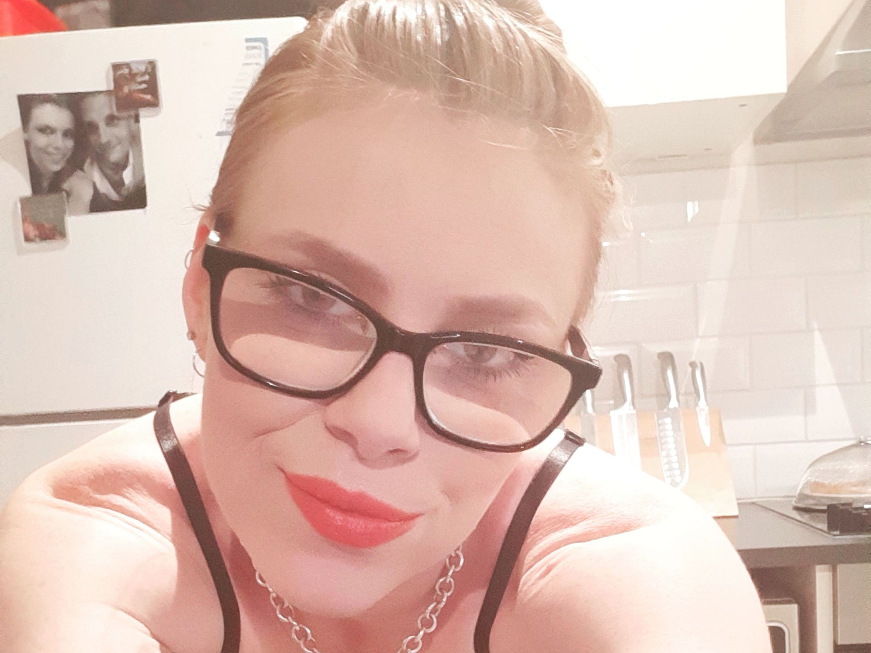 Profilbilde av KissedBiKitten webkamera modell