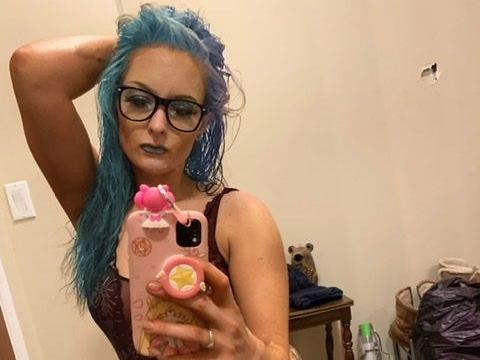 Turnmeoverteena101 profilbild på webbkameramodell 