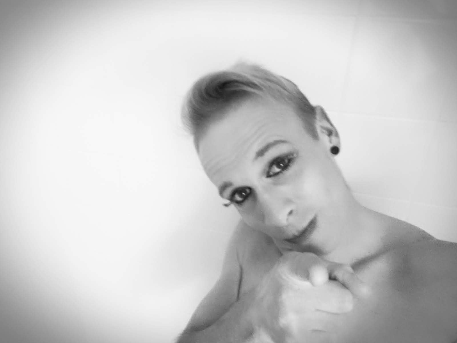 Image de profil du modèle de webcam ALittleBi