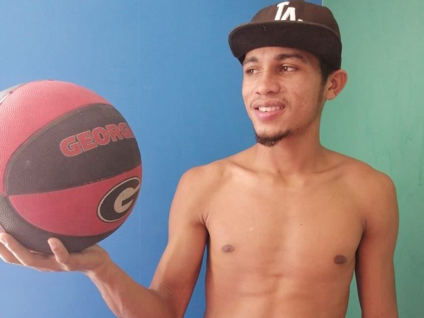 Imagen de perfil de modelo de cámara web de EDDIE_RODRIGUEZ