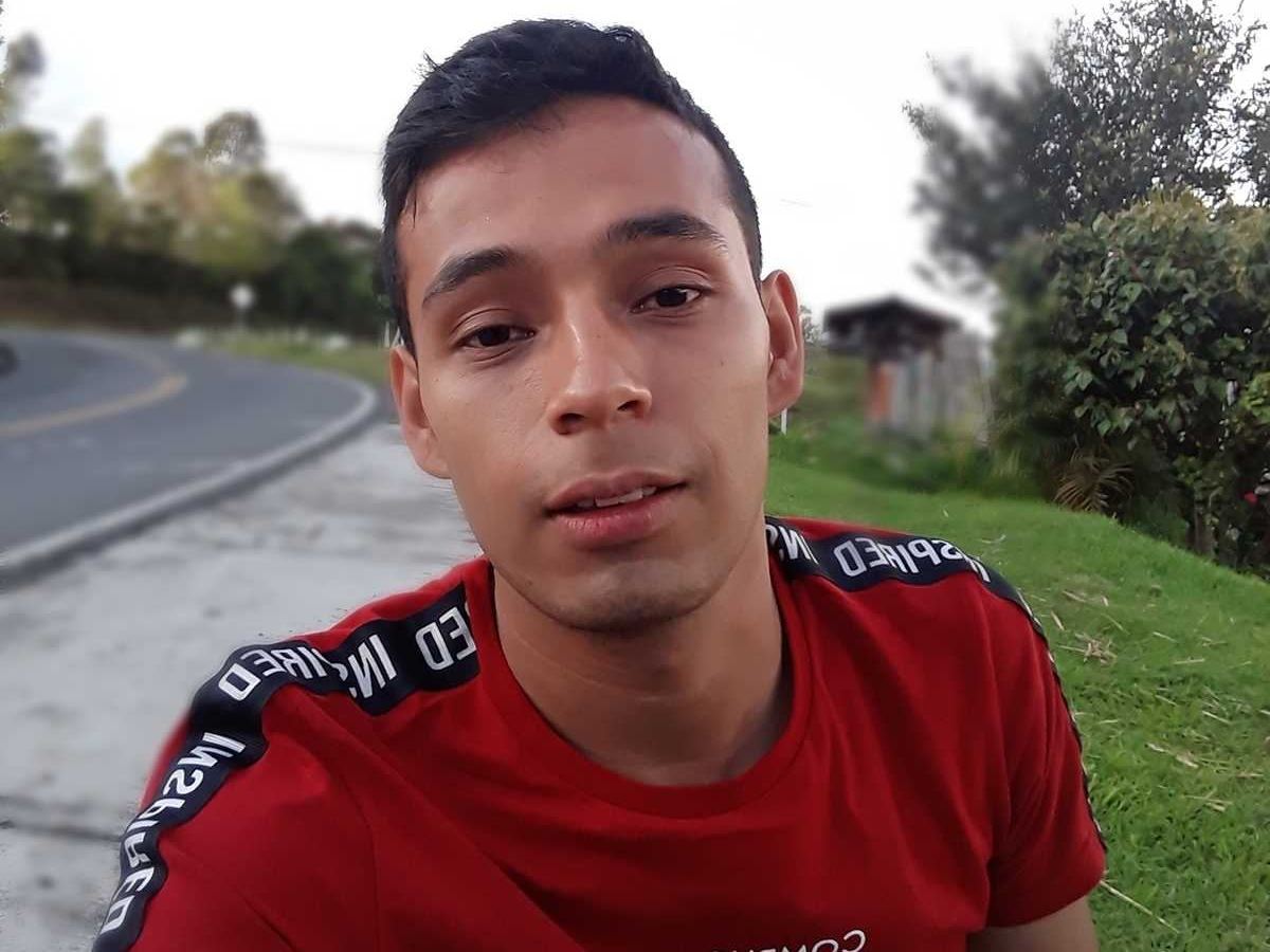 joseesteban18 profilbild på webbkameramodell 