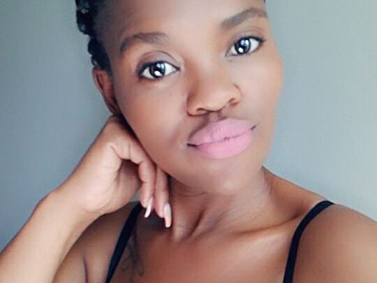 Cora_Davids Profilbild des Cam-Modells 