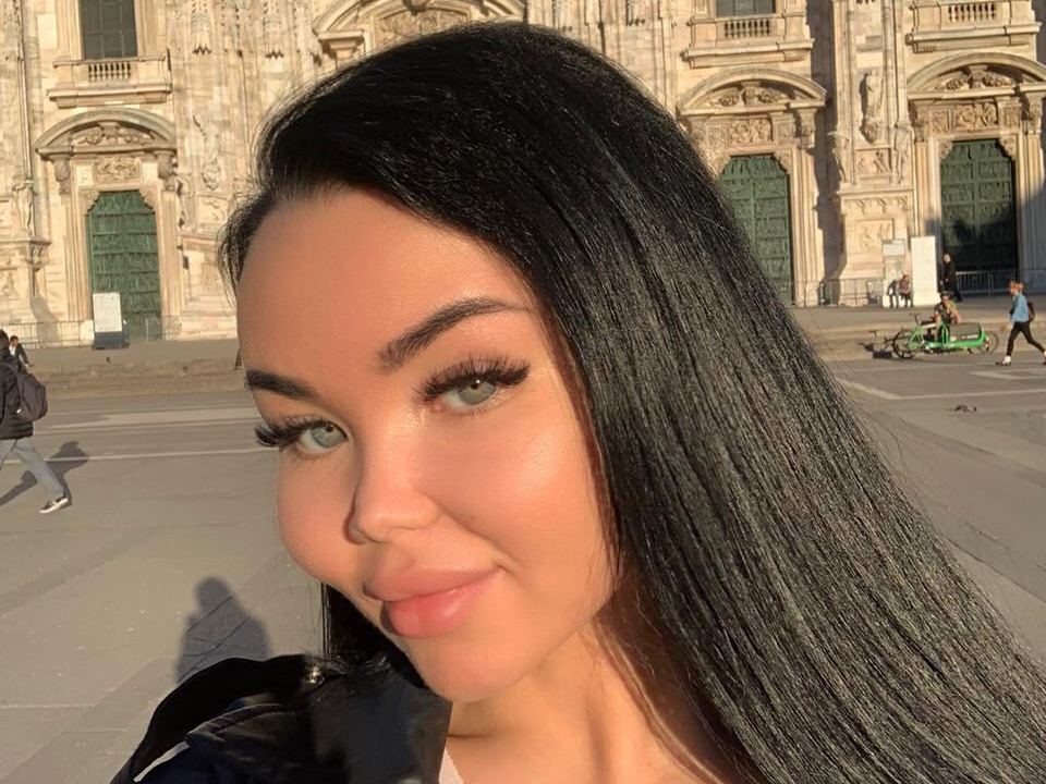 Kaatybugatti profilbild på webbkameramodell 