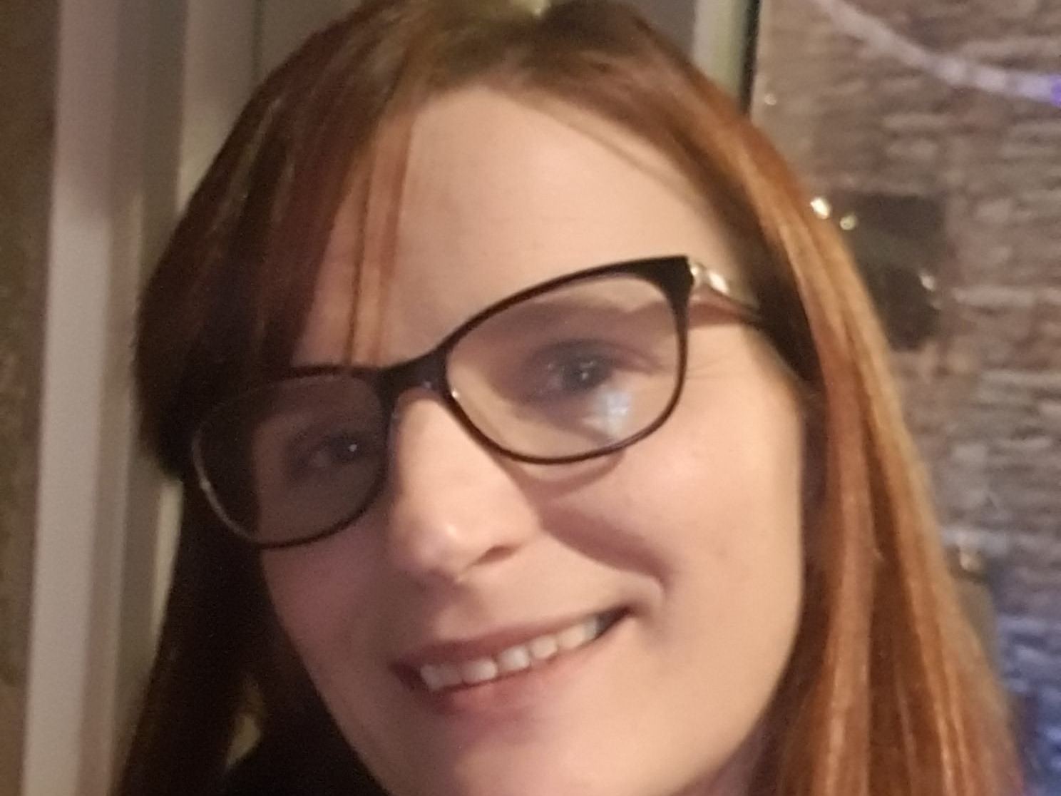 YvonneCox cam model profile picture 