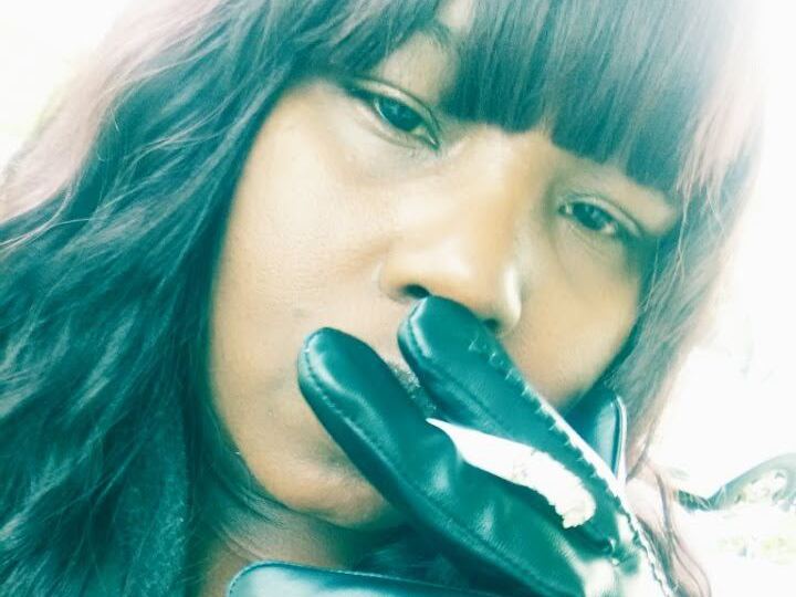 SmokeMistressTrina cam model profile picture 