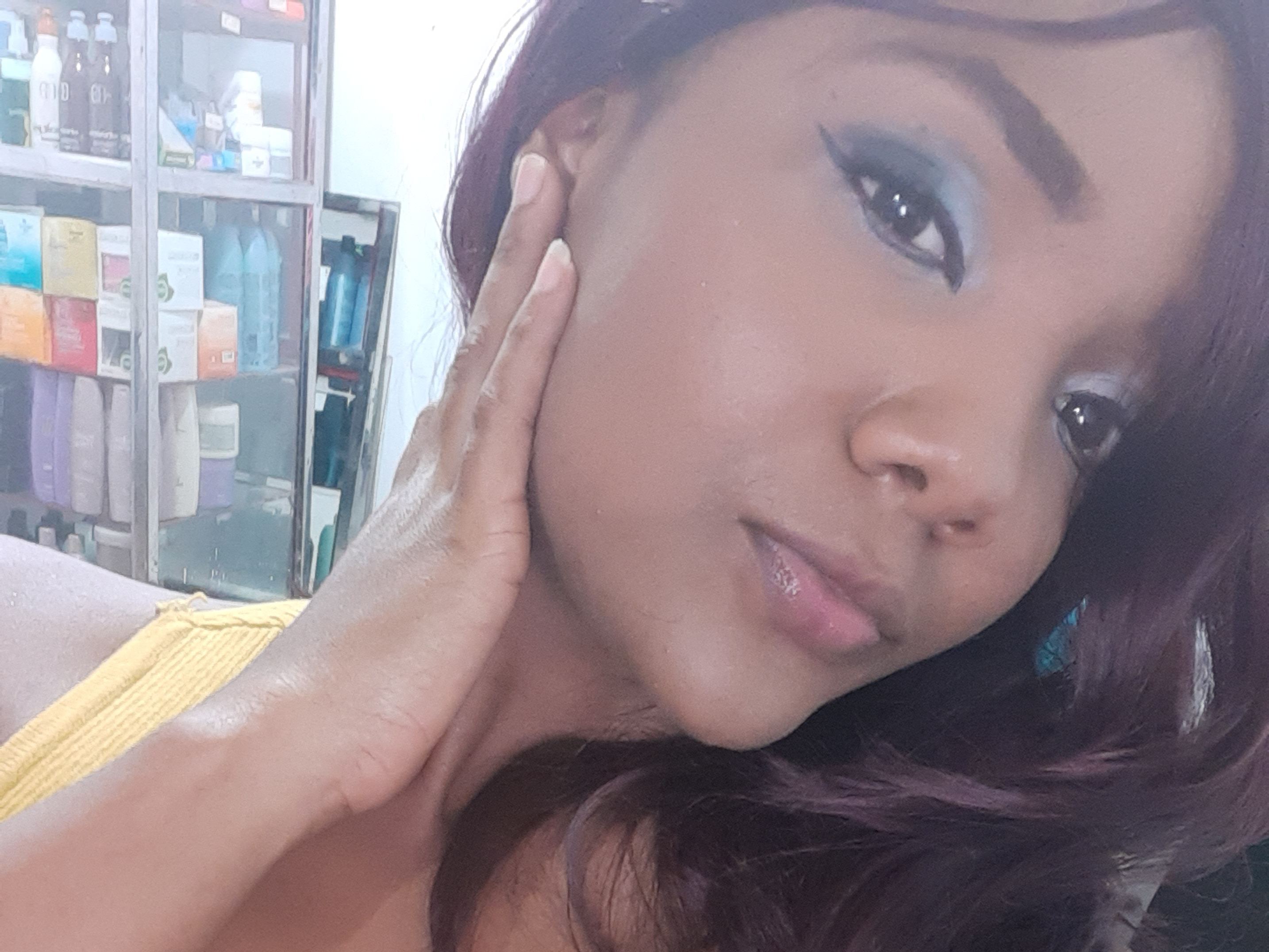 Image de profil du modèle de webcam Sandrabran
